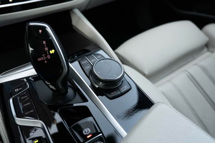 Sort BMW 530e fra 2020