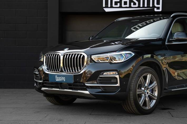 Sort BMW X5 fra 2020