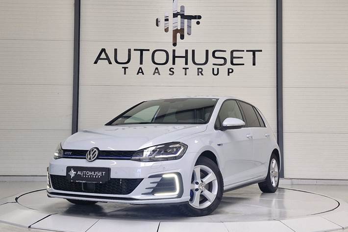 Hvid VW Golf VII fra 2017