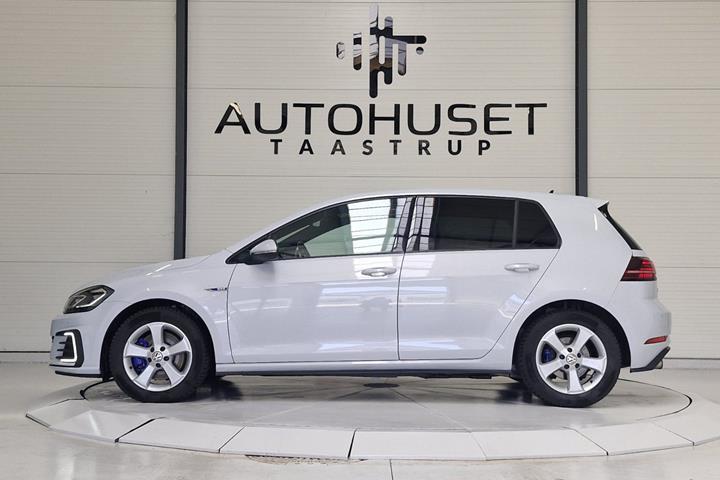 Hvid VW Golf VII fra 2017