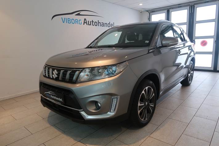 Grå Suzuki Vitara fra 2018