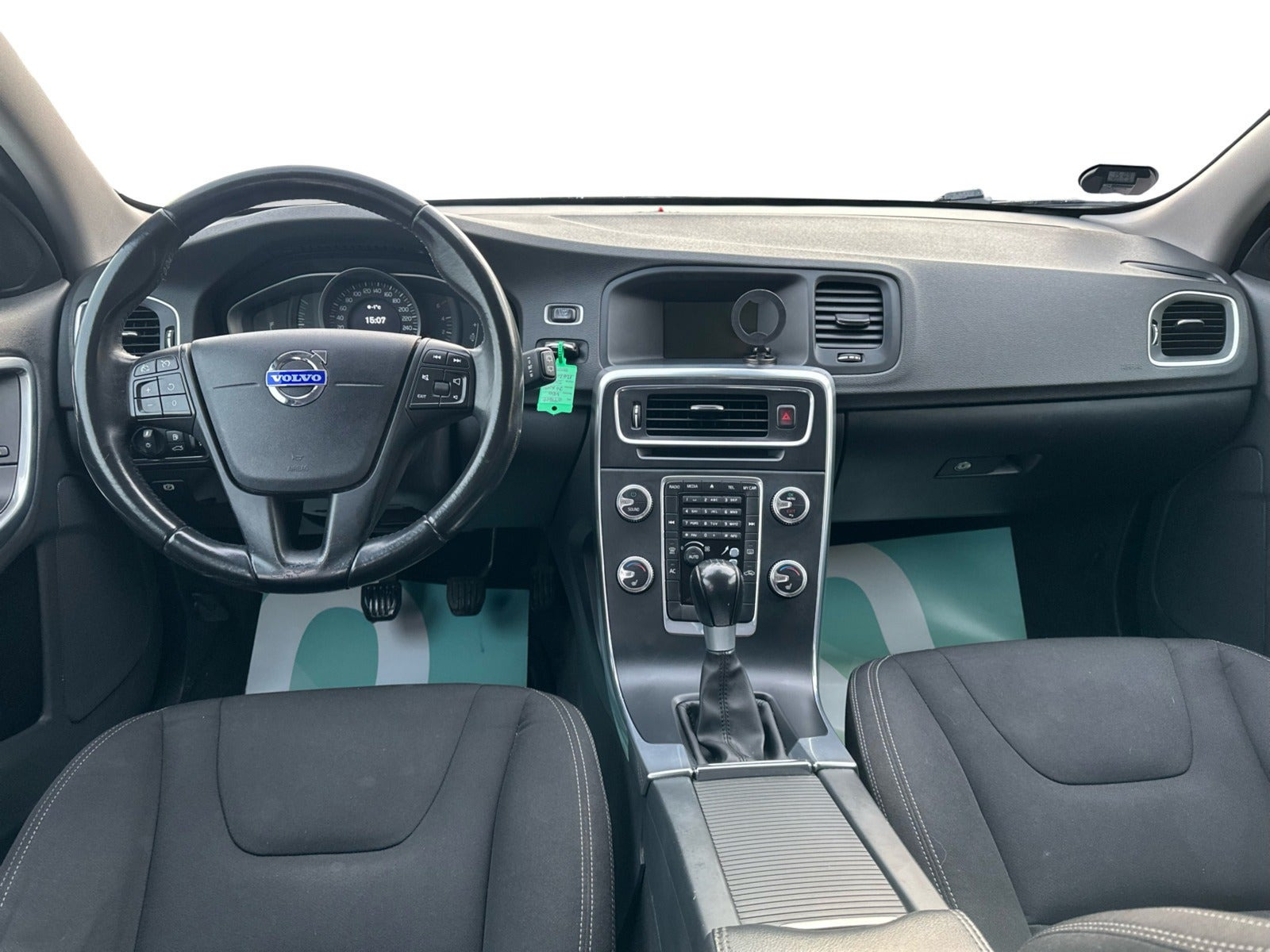 Sølv Volvo V60 fra 2015