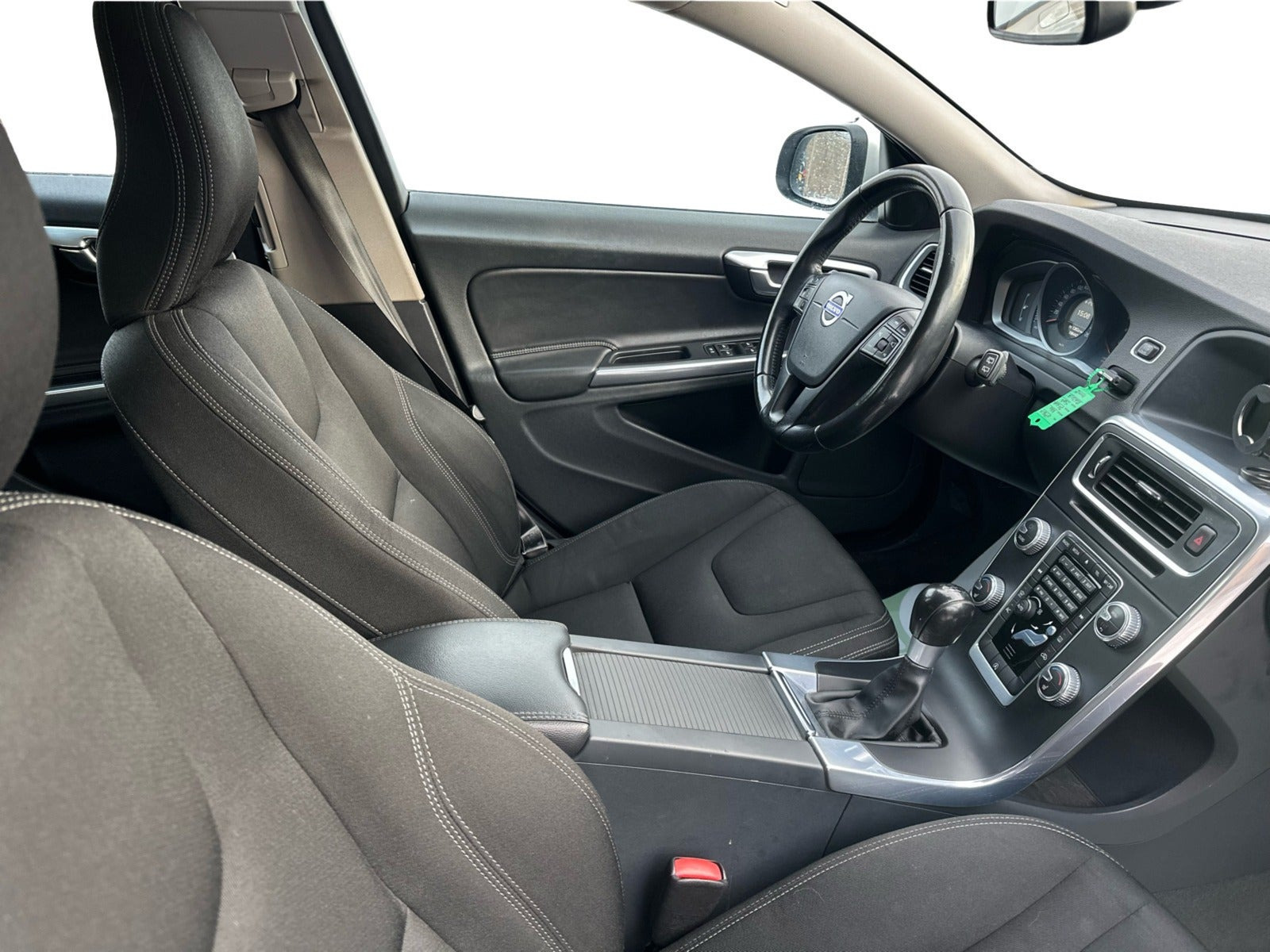 Sølv Volvo V60 fra 2015