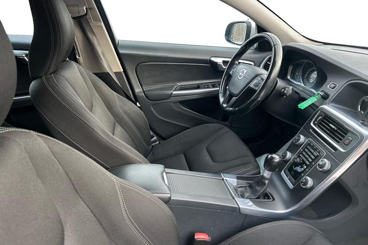 Sølv Volvo V60 fra 2015