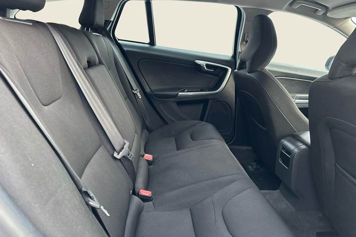 Sølv Volvo V60 fra 2015