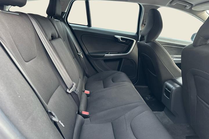 Sølv Volvo V60 fra 2015