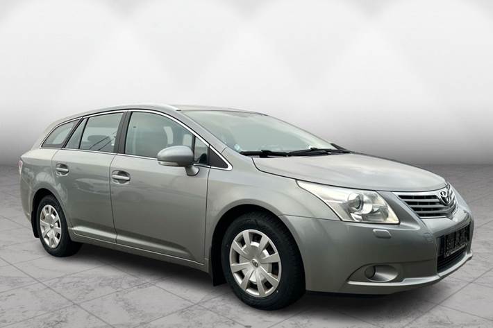 Grå Toyota Avensis fra 2009