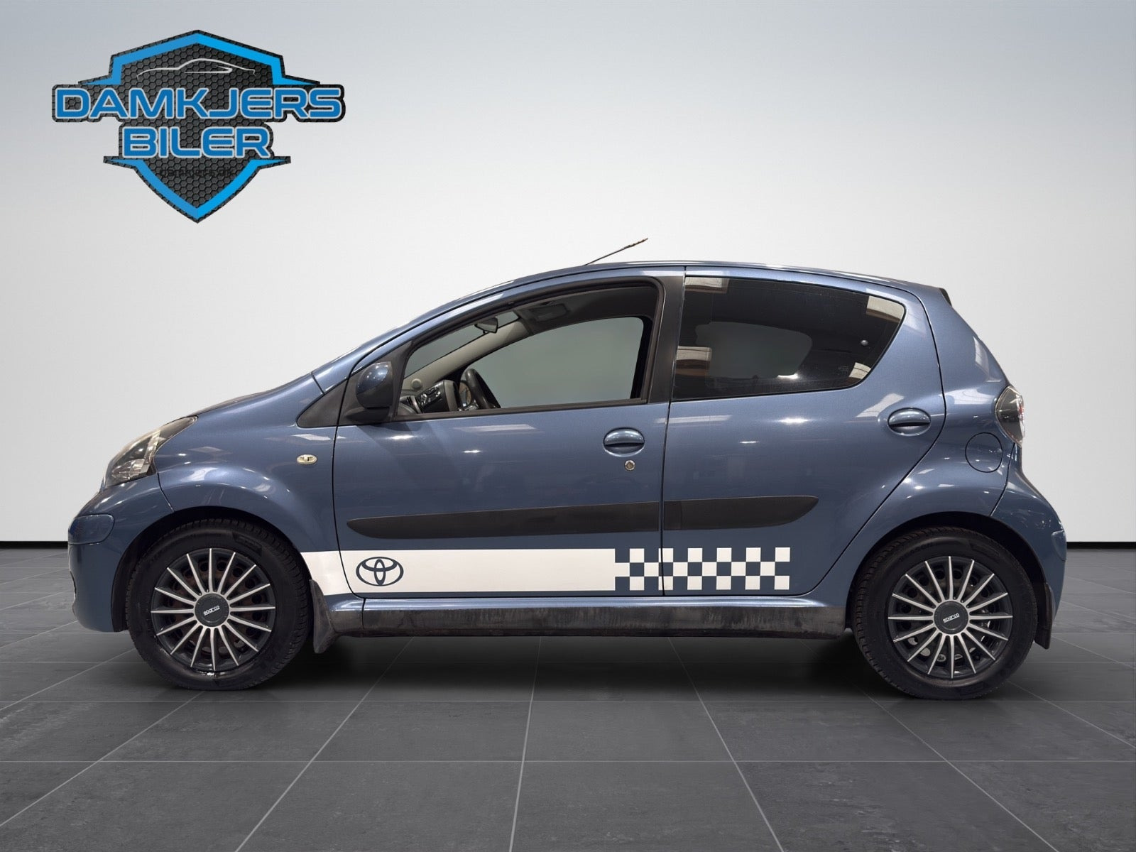 Blå Toyota Aygo fra 2009