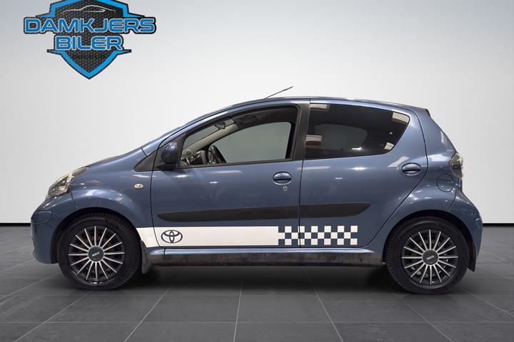Blå Toyota Aygo fra 2009