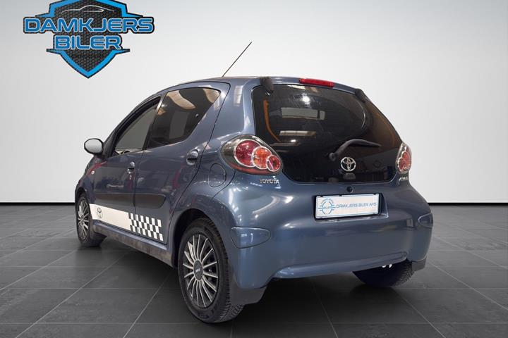 Blå Toyota Aygo fra 2009