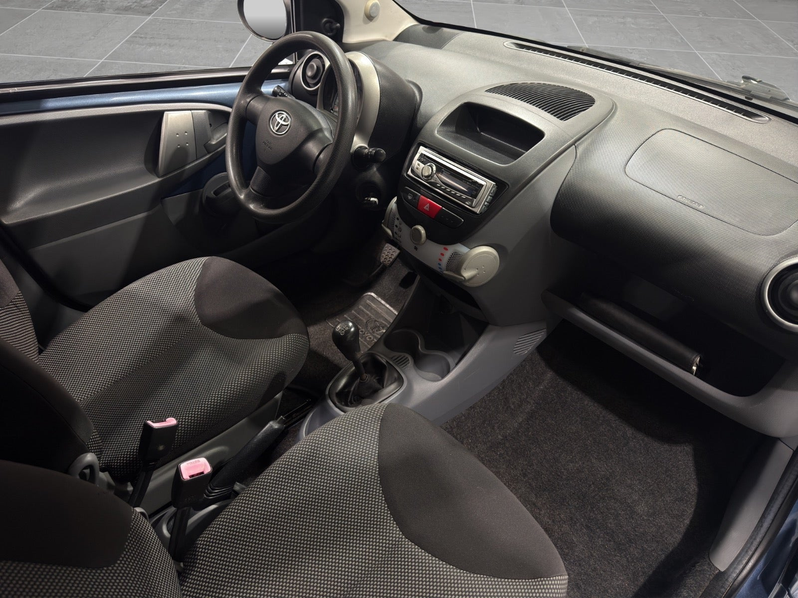 Blå Toyota Aygo fra 2009