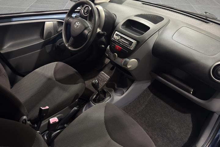 Blå Toyota Aygo fra 2009