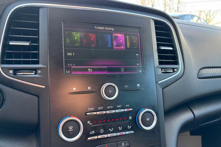 Hvid Renault Megane IV fra 2017