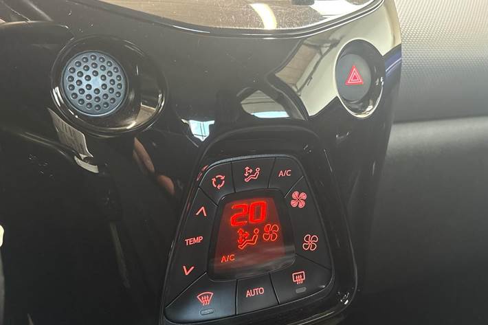 Blå Peugeot 108 fra 2020