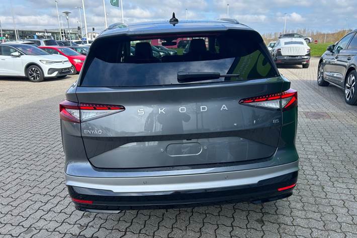 Grå Skoda Enyaq fra 2026