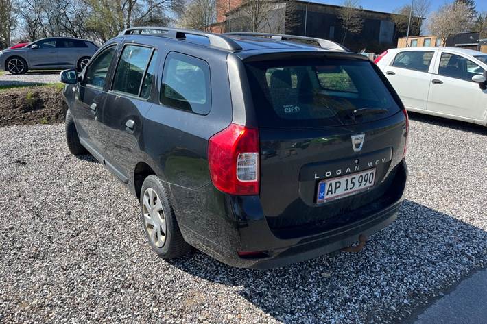 Sort Dacia Logan fra 2014