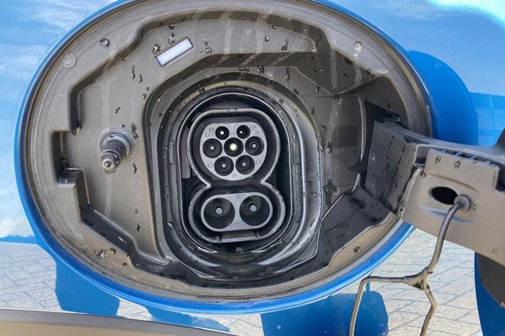 Blå Mini Cooper SE fra 2023