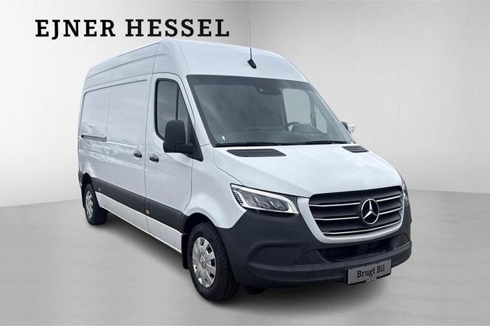 Hvid Mercedes Sprinter 215 fra 2023