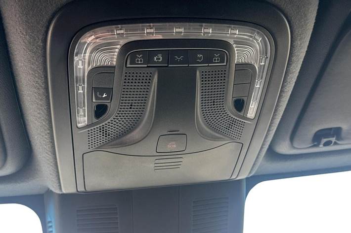 Hvid Mercedes Sprinter 215 fra 2023