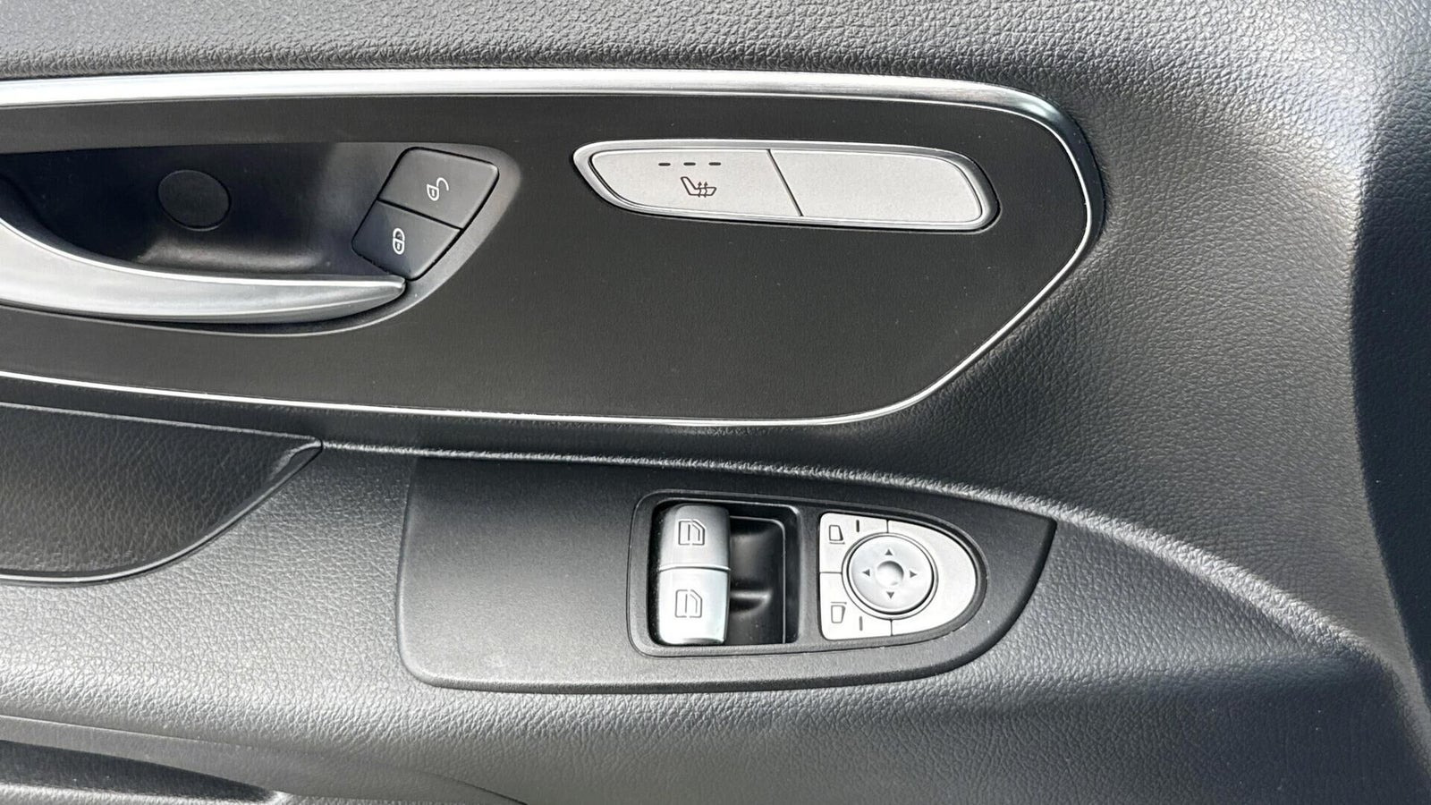 Hvid Mercedes Vito 114 fra 2024