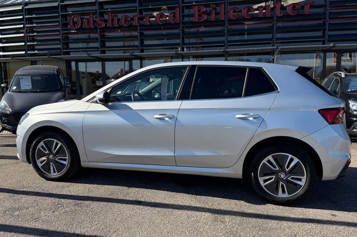 Sølv Skoda Fabia fra 2023