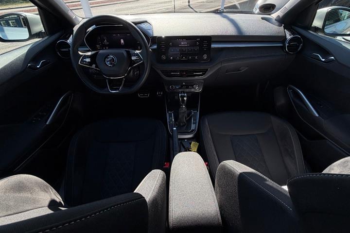 Sølv Skoda Fabia fra 2023