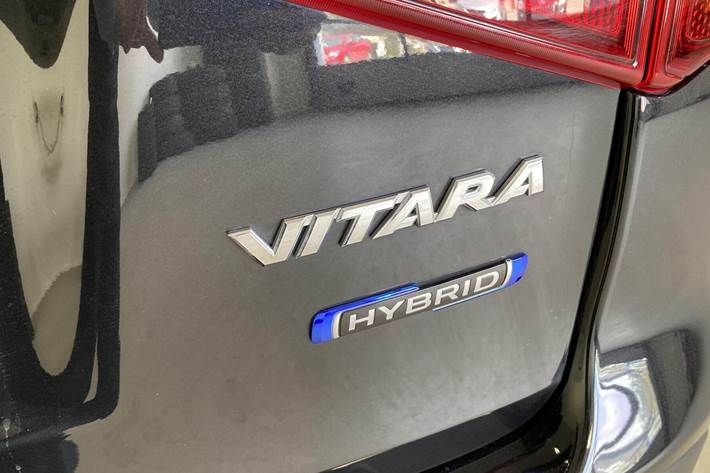 Sort Suzuki Vitara fra 2024