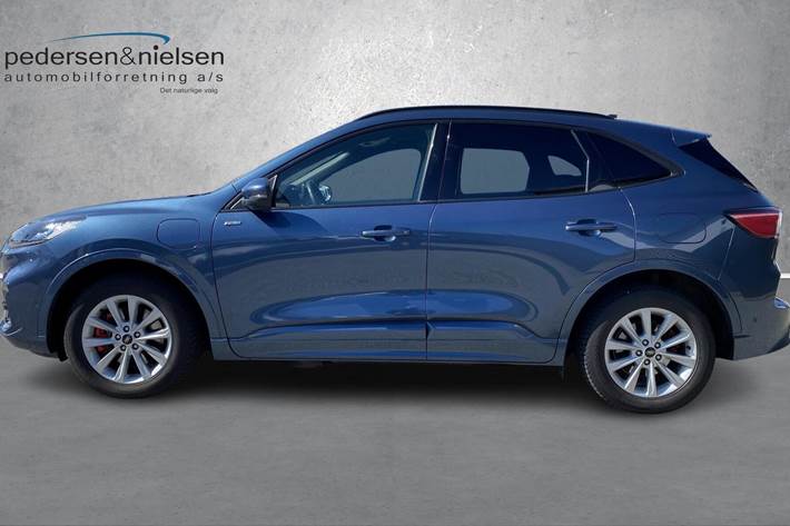 Blå Ford Kuga fra 2020