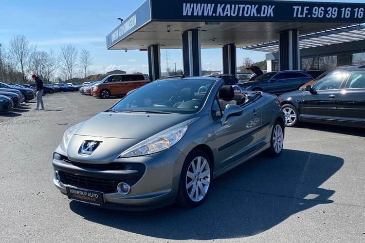 Grå Peugeot 207 fra 2007