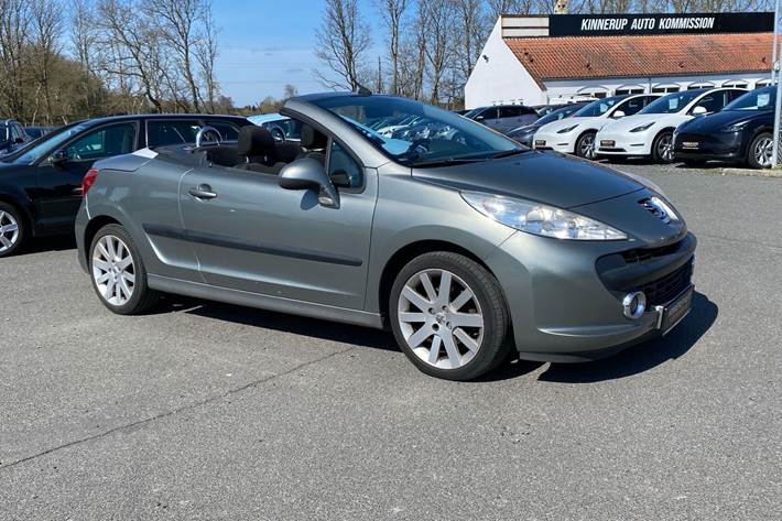 Grå Peugeot 207 fra 2007