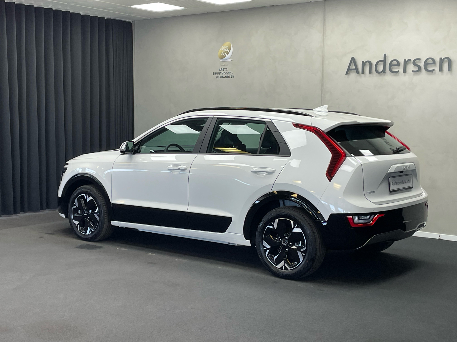 Hvid Kia Niro EV fra 2025