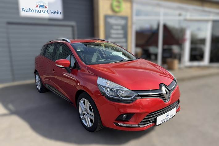 Rød Renault Clio IV fra 2017