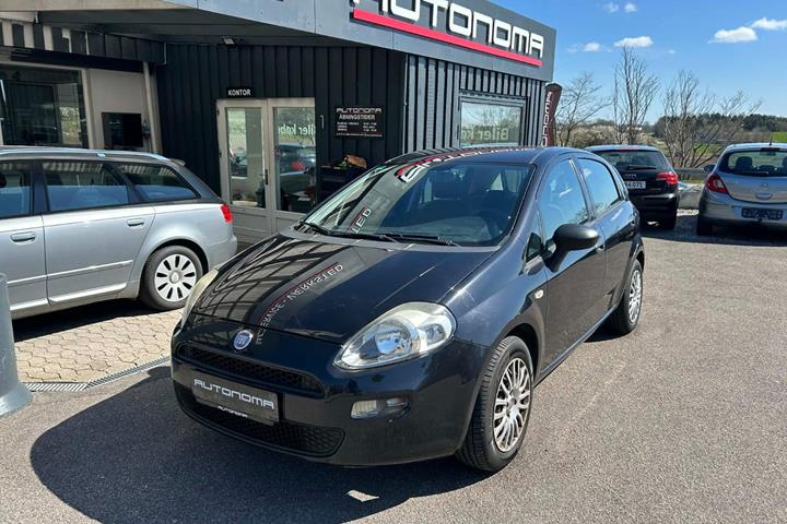 Sort Fiat Punto fra 2013 set udefra