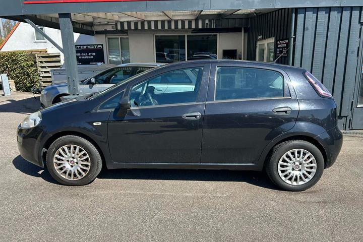 Sort Fiat Punto fra 2013