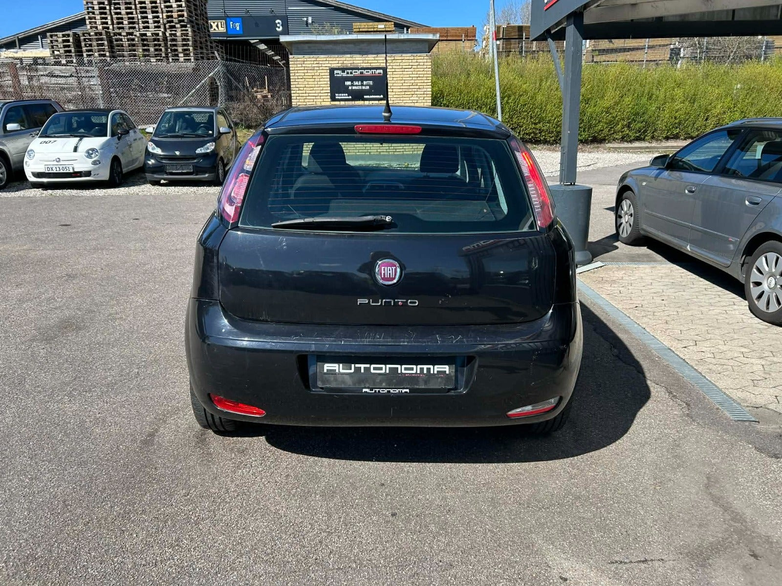 Sort Fiat Punto fra 2013 set udefra