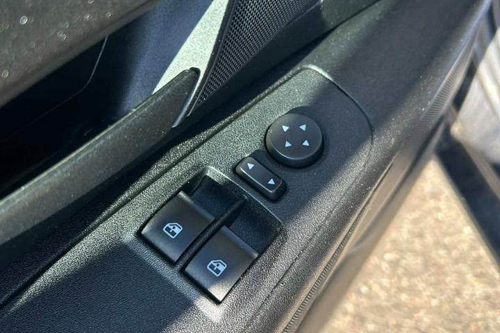 Sort Fiat Punto fra 2013 set indefra