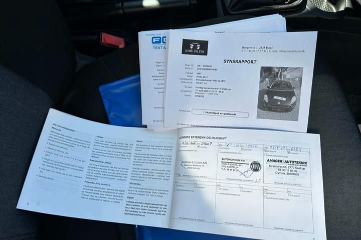 Sort Fiat Punto fra 2013 set udefra
