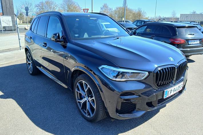 Sort BMW X5 fra 2022