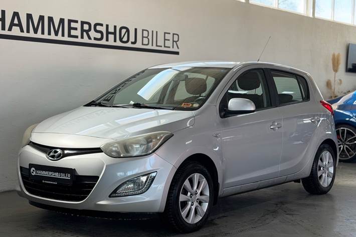 Sølv Hyundai i20 fra 2013