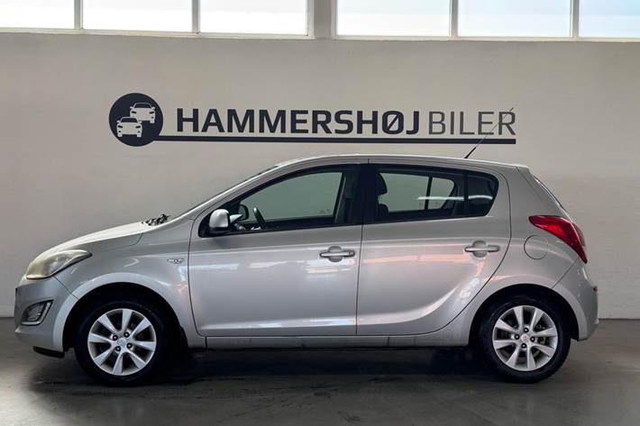 Sølv Hyundai i20 fra 2013