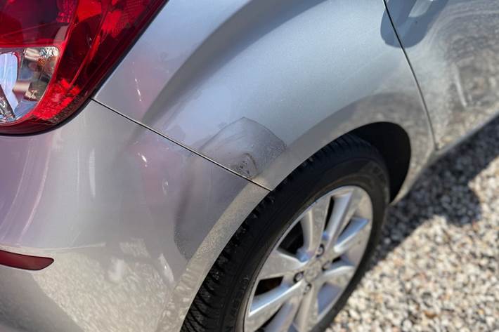 Sølv Hyundai i20 fra 2013