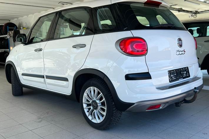 Hvid Fiat 500L fra 2018