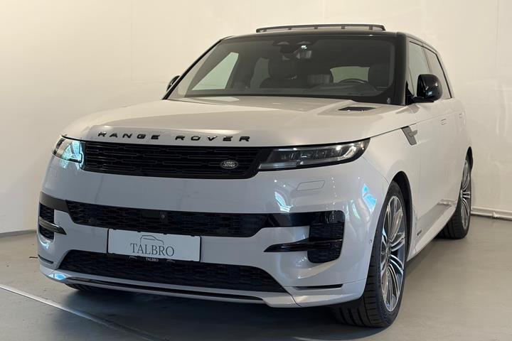Grå Land Rover Range Rover sport fra 2024 set udefra