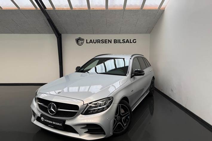 Sølv Mercedes C300 de fra 2021