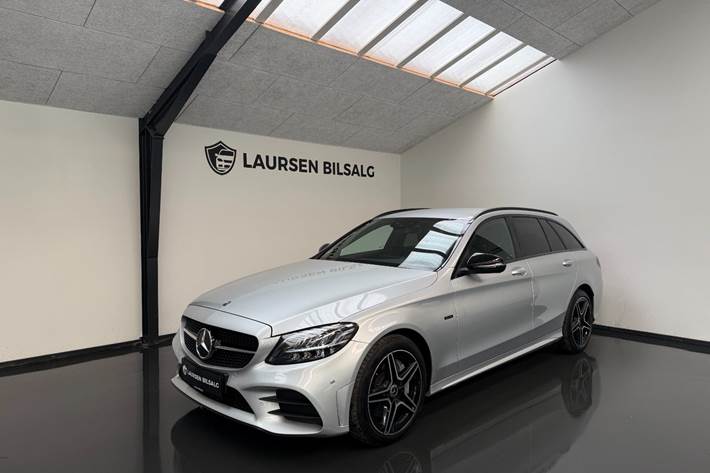 Sølv Mercedes C300 de fra 2021
