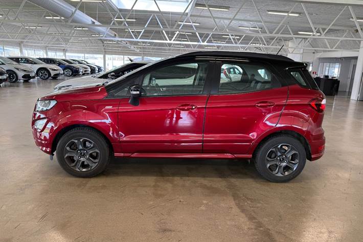 Rød Ford EcoSport fra 2018