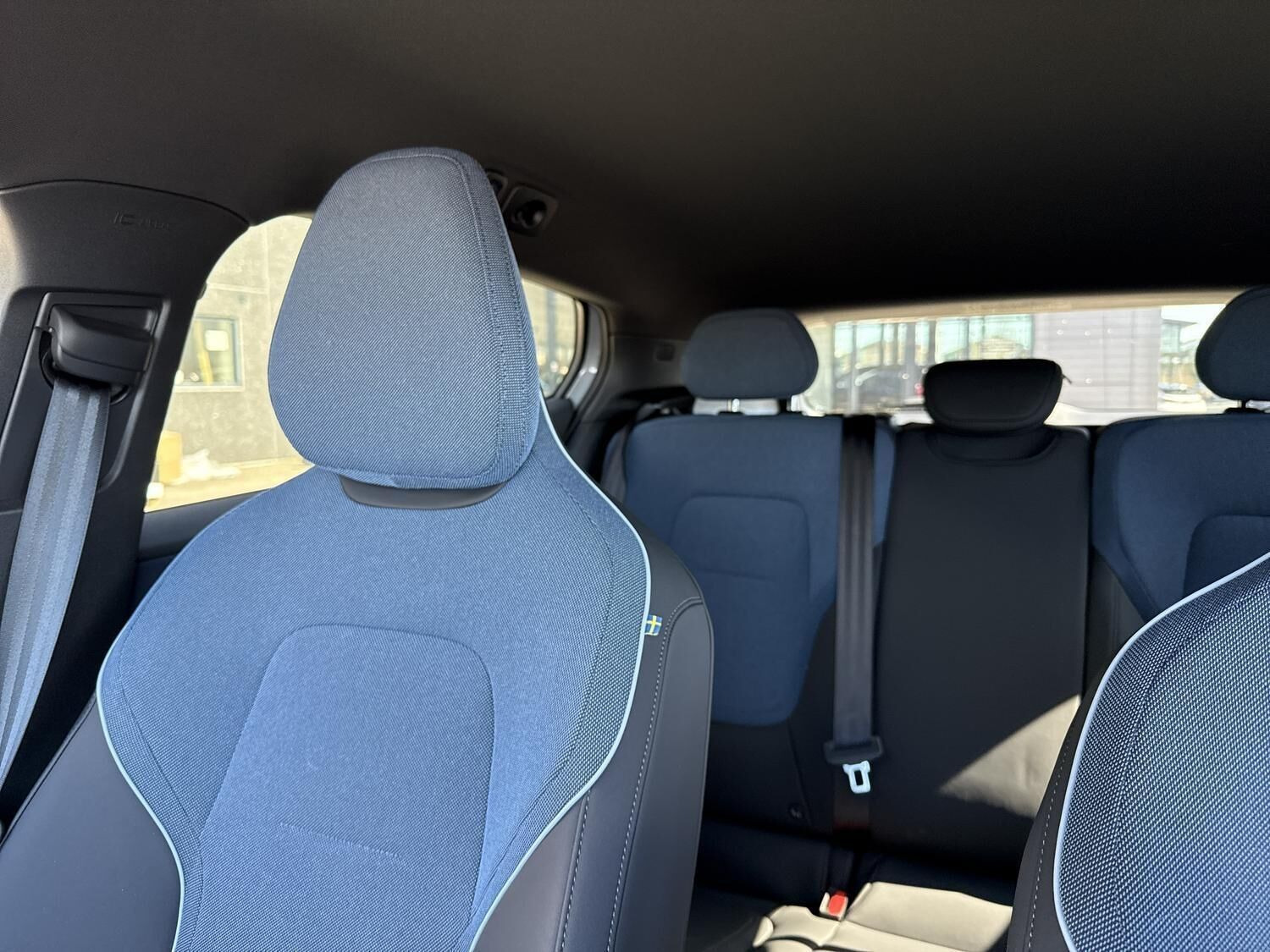 Grå Volvo EX30 fra 2025