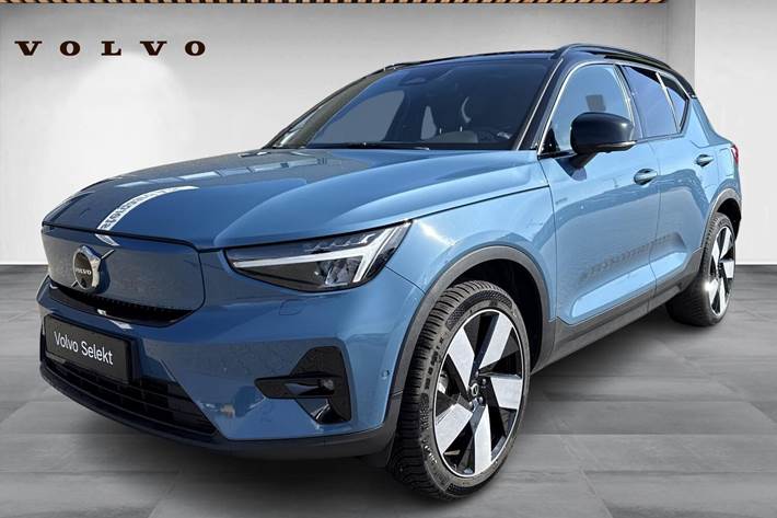 Blå Volvo XC40 fra 2023