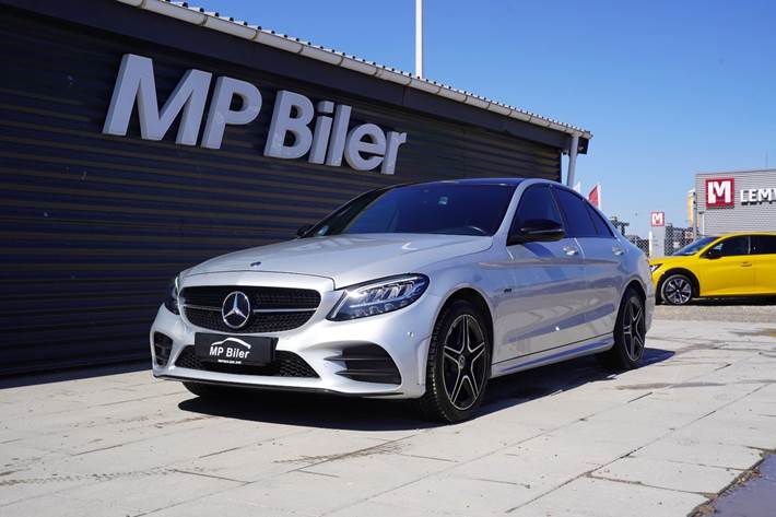 Sølv Mercedes C300 de fra 2021