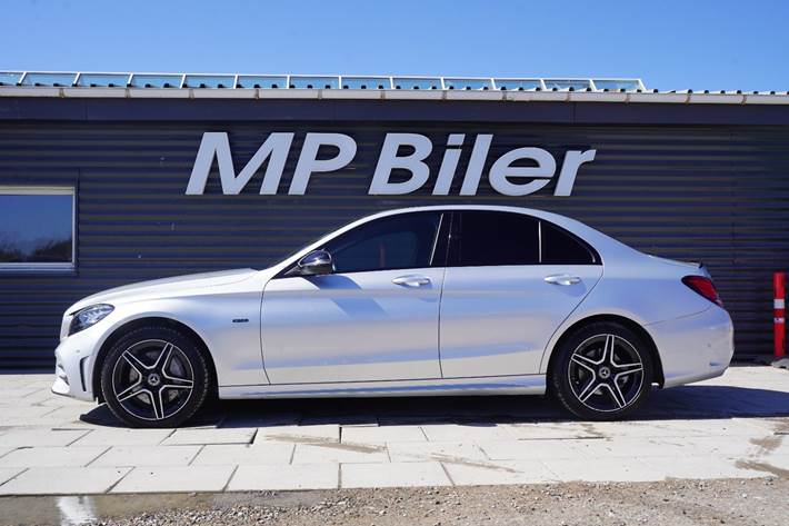 Sølv Mercedes C300 de fra 2021